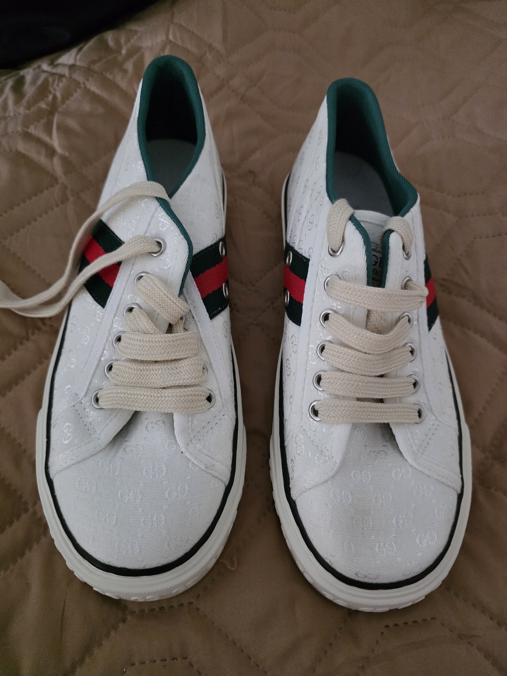 Gucci White Leather Sneakers with Green and Red Web Stripe